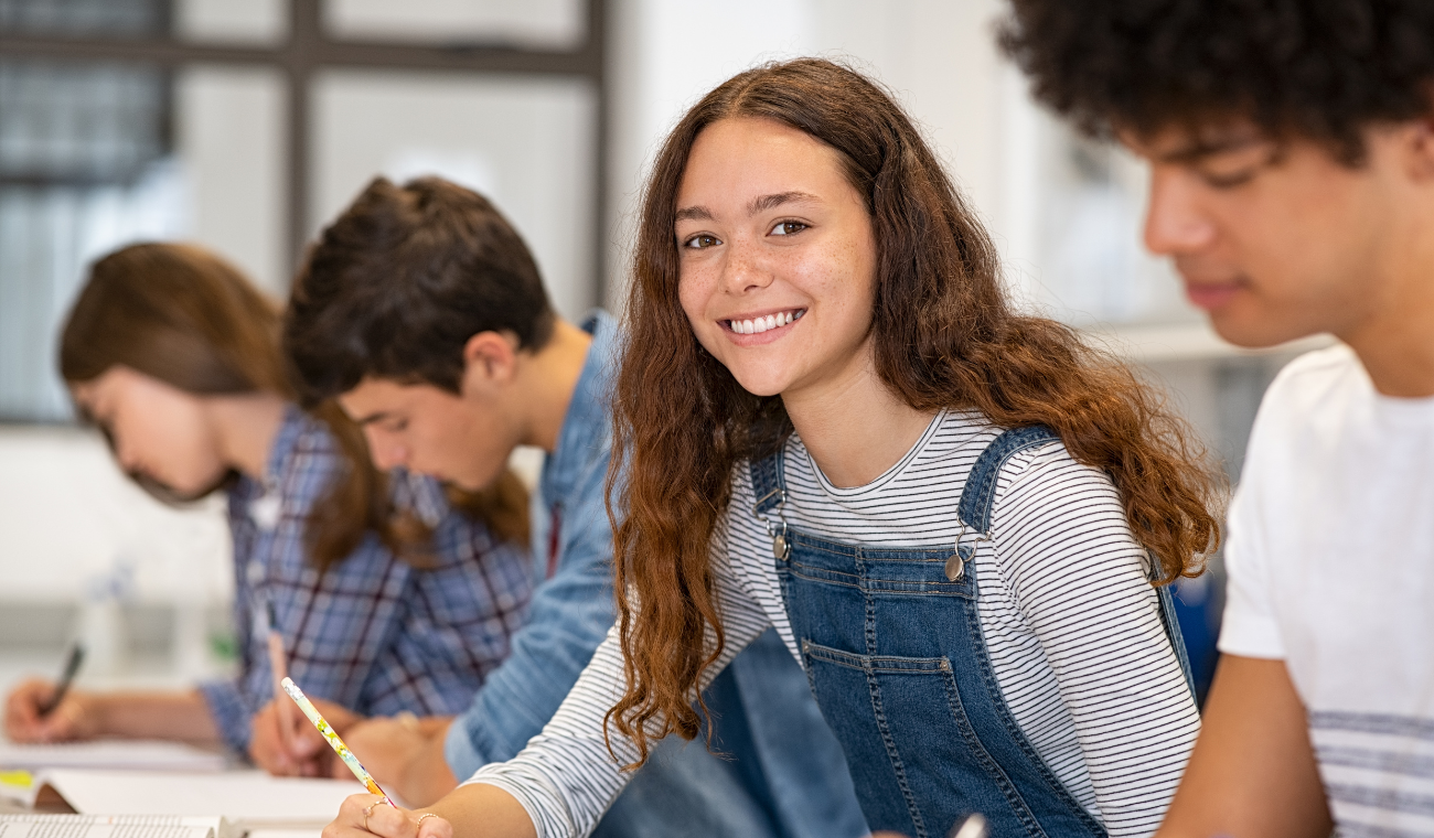 BECAS para estudiar GRATIS en el 2025 en dos prestigiosas UNIVERSIDADES