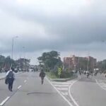 Avenida el Dorado colapsada: manifestantes ponen a caminar a ciudadanos Avenida el Dorado colapsada: manifestantes ponen a caminar a ciudadanos