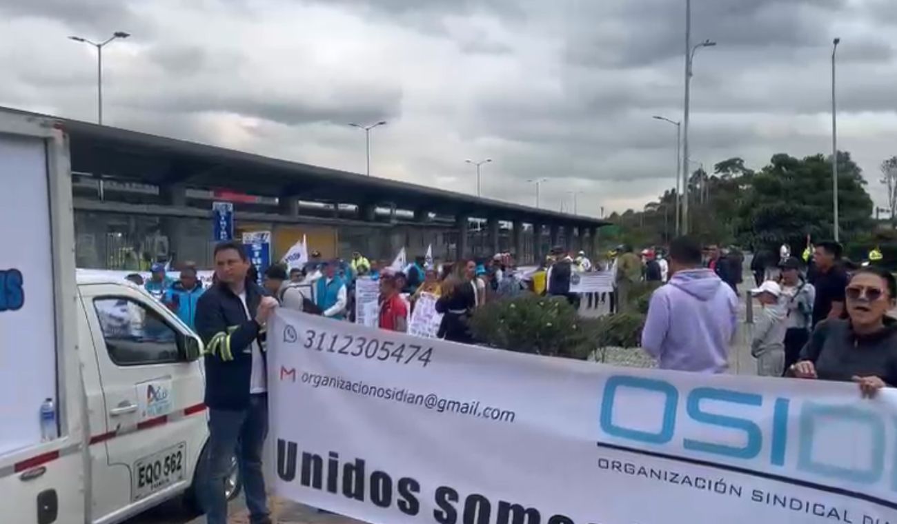 Manifestantes generan trancón en la Av. El Dorado: horas para llegar a casa Manifestantes generan trancón en la Av. El Dorado: horas para llegar a casa