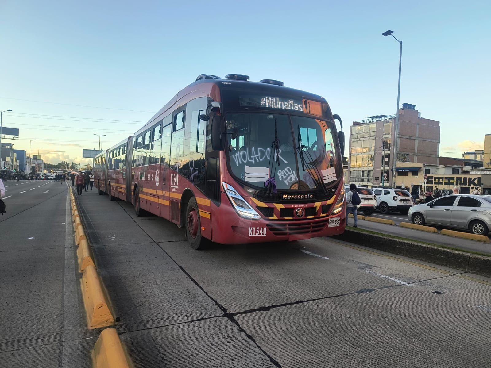 Accidente en la Calle 80 generó caos: interrumpe servicio de estaciones Accidente en la Calle 80 generó caos: interrumpe servicio de estaciones
