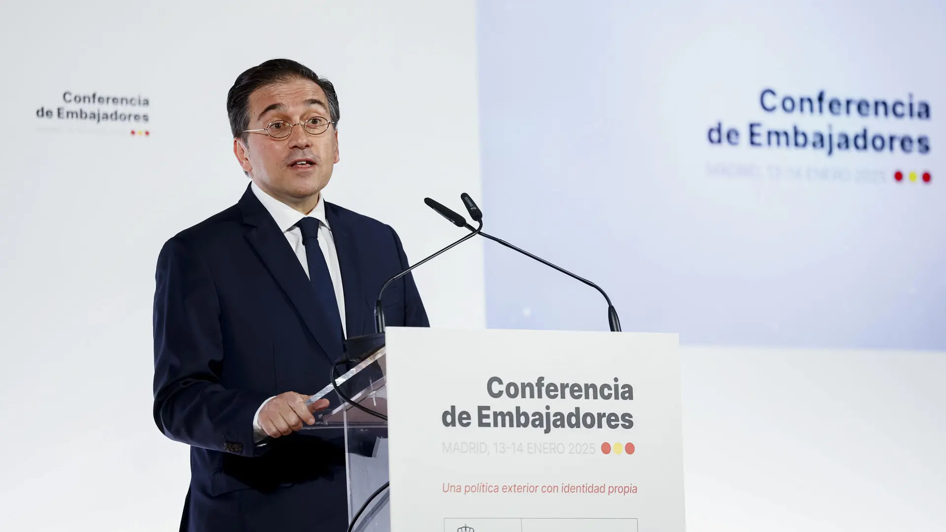 Albares alega «problemas técnicos» para justificar el retraso en la apertura de las aduanas de Ceuta y Melilla con Marruecos