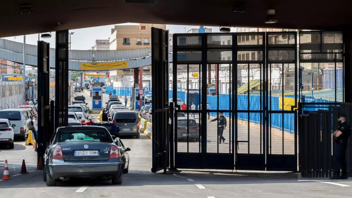 Albares se reunirá con el presidente de Ceuta para tratar la apertura de la aduana comercial tras dos intentos fallidos