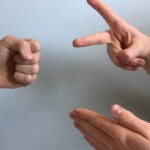 El sencillo truco de un experto para ganar a piedra, papel o tijera