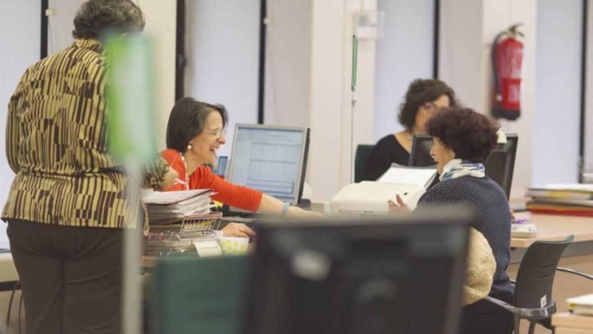 El sueldo de tres millones de funcionarios crecerá otro 0,5% con carácter retroactivo desde 2024