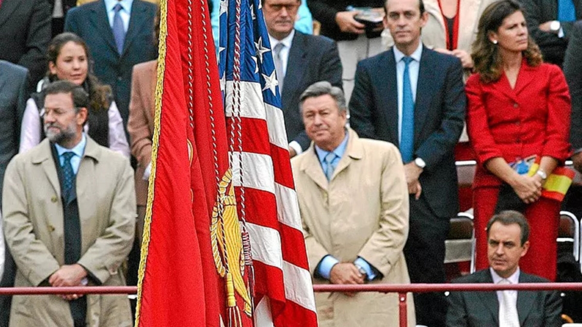 La tormentosa relación del PSOE con la Casa Blanca: la OTAN, Irak y desplantes a la bandera La tormentosa relación del PSOE con la Casa Blanca: la OTAN, Irak y desplantes a la bandera