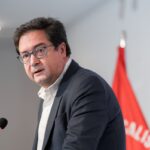 Óscar López saca pecho por un «esfuerzo sin precedentes» y pide tranquilidad a los mutualistas de Muface