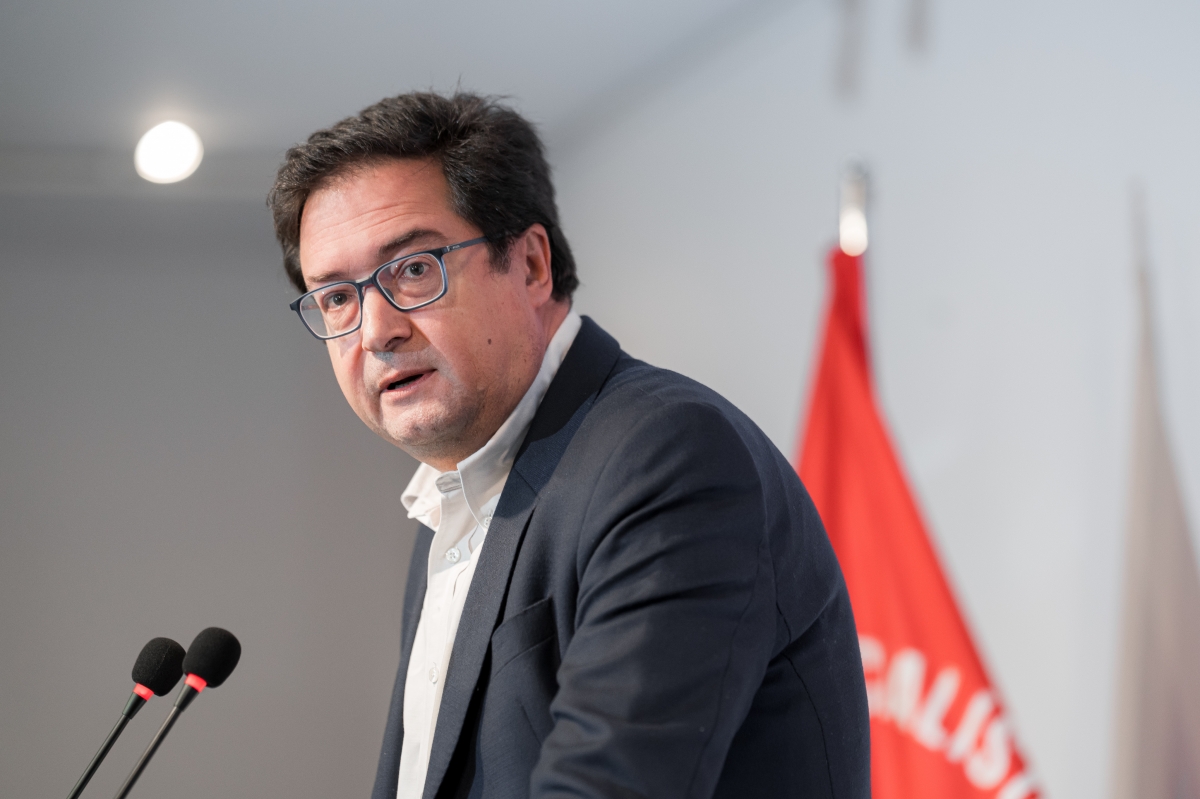 Óscar López saca pecho por un «esfuerzo sin precedentes» y pide tranquilidad a los mutualistas de Muface