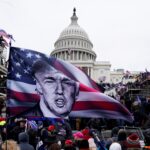 Prohíben entrar a Washington a un ultra indultado por el asalto al Capitolio