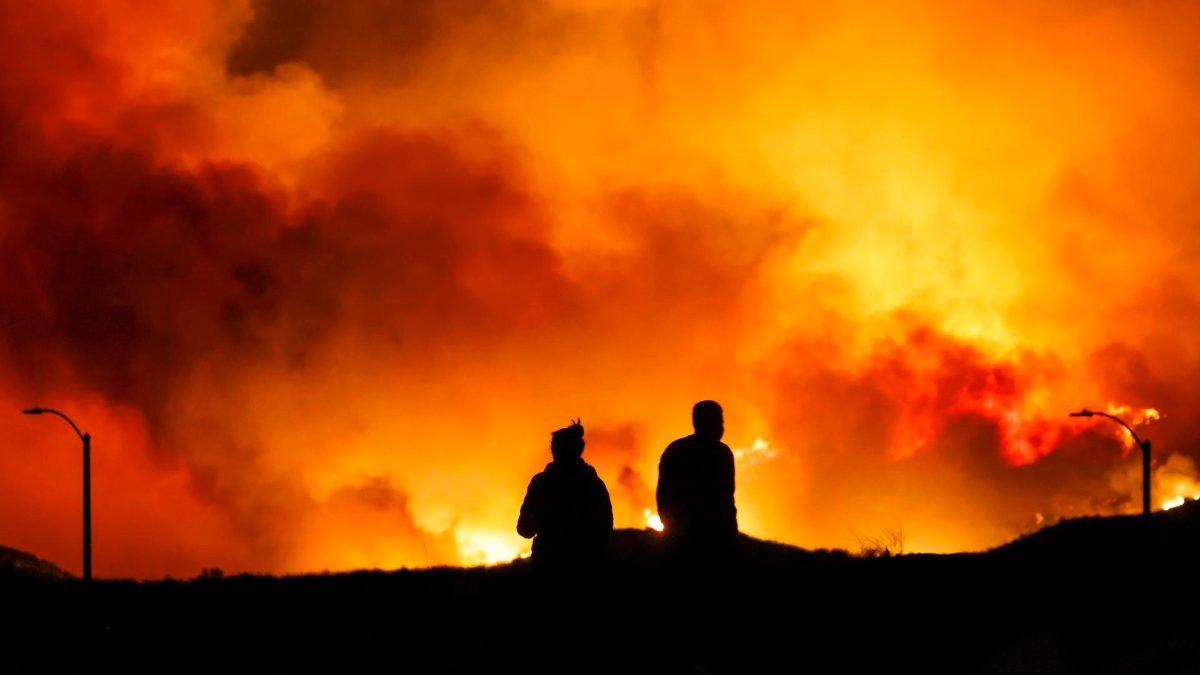 Un nuevo incendio en Los Ángeles obliga a evacuar a miles de personas
