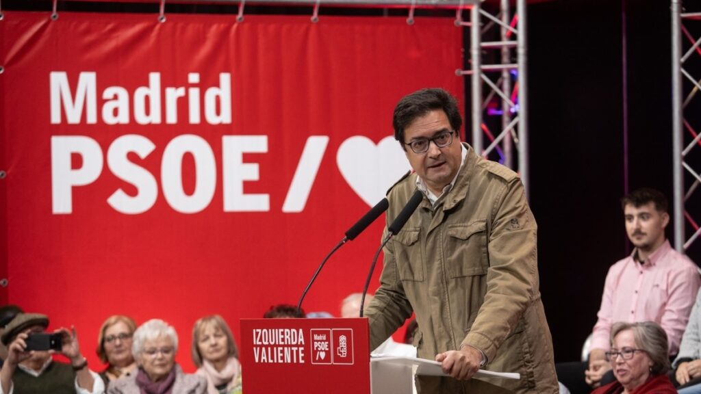 Un mes de Óscar López en el PSM: ataques a Ayuso, propuestas ‘kamikazes’ y ninguneo a Más Madrid