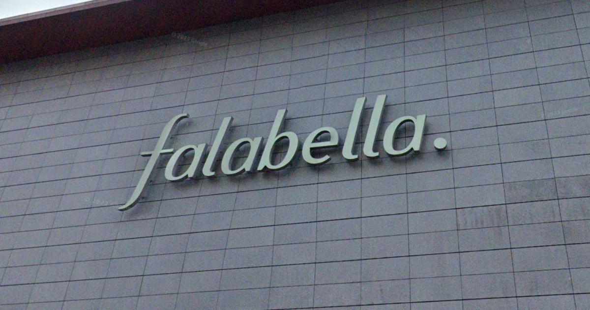 el reloj inteligente que está con el 58% de descuento en Falabella y tiene envío gratis