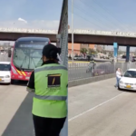 [VIDEO] Accidente: mujer choca en carril exclusivo de TransMilenio y pelea