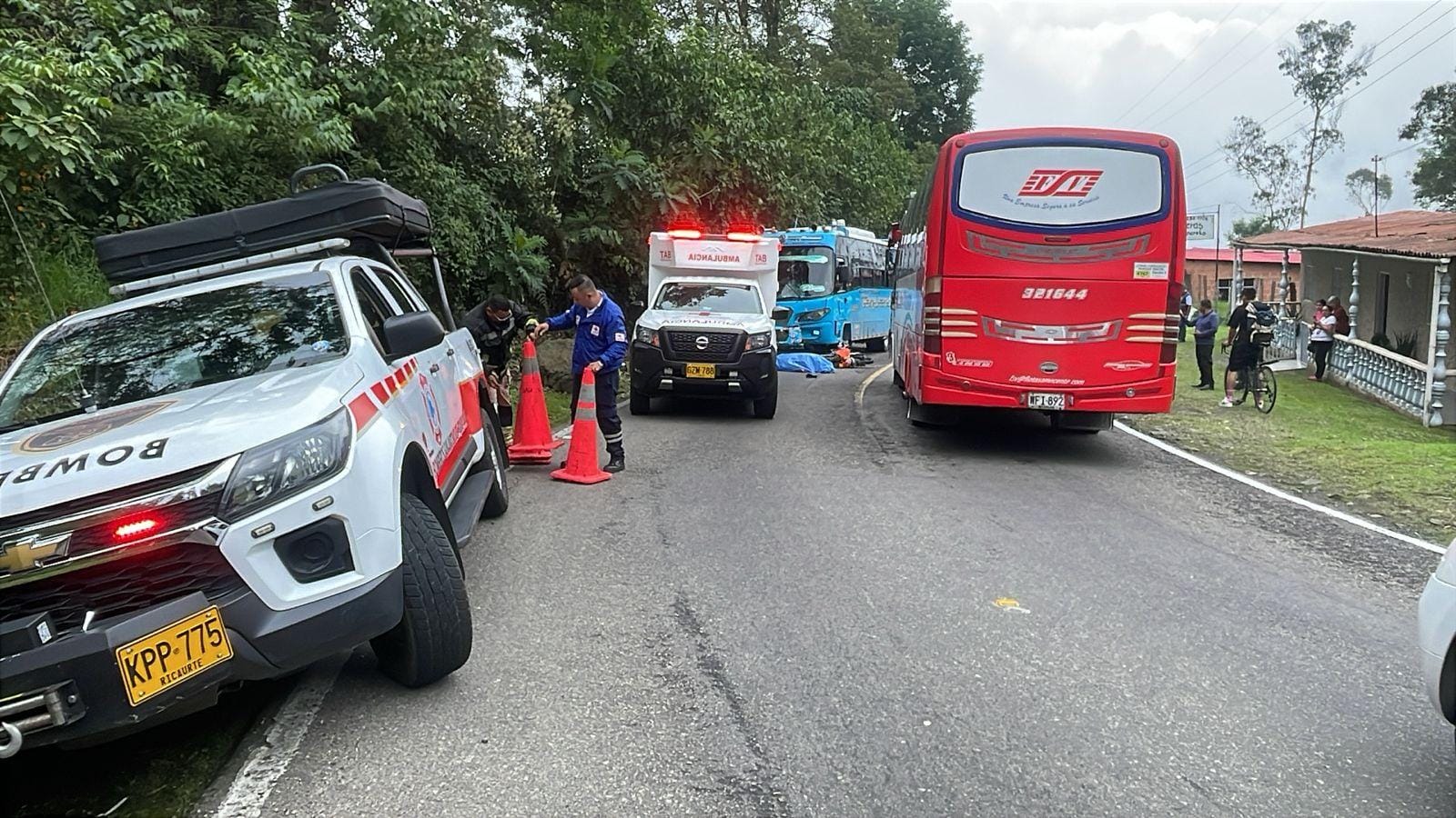 Accidente fatal en Cundinamarca: motociclista fallece tras colisión con bus