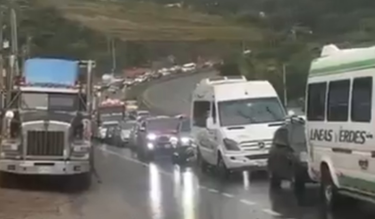 Monumental trancón en la vía Bogotá- Girardot: Viajeros tardarán horas