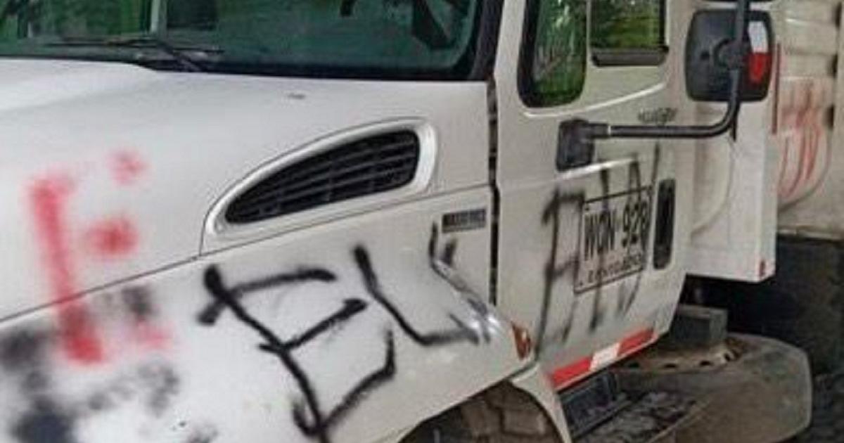 Noticias Chocó: ELN quemó y vandalizó vehículos de maquinaria amarilla Noticias Chocó: ELN quemó y vandalizó vehículos de maquinaria amarilla