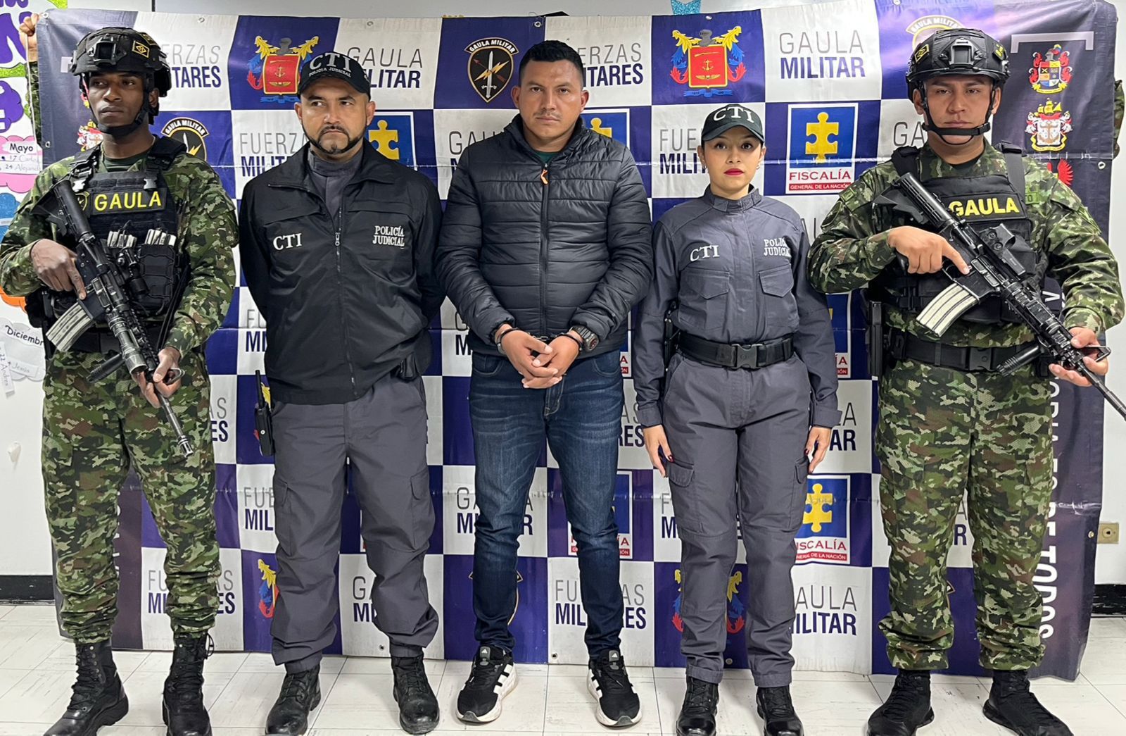 Se le acabó el negocio: capturan en Bogotá al vendedor de armas de las Farc