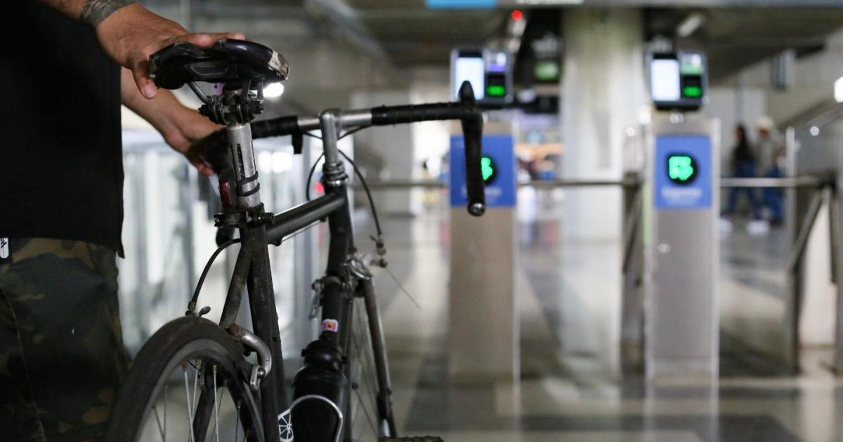 Noticias Medellín: Cada vez son más los biciusuarios en el metro