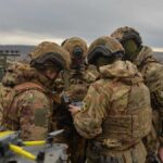 Ucrania ofrece incentivos para ir al Ejército a jóvenes de entre 18 y 24 años: 27.000 dólares, educación gratis…