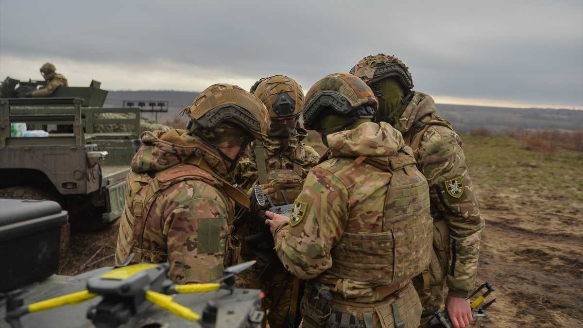 Ucrania ofrece incentivos para ir al Ejército a jóvenes de entre 18 y 24 años: 27.000 dólares, educación gratis… Ucrania ofrece incentivos para ir al Ejército a jóvenes de entre 18 y 24 años: 27.000 dólares, educación gratis…