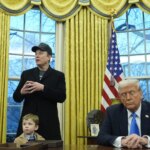 Un juez deja a Trump seguir su plan de indemnizar a empleados federales para que renuncien