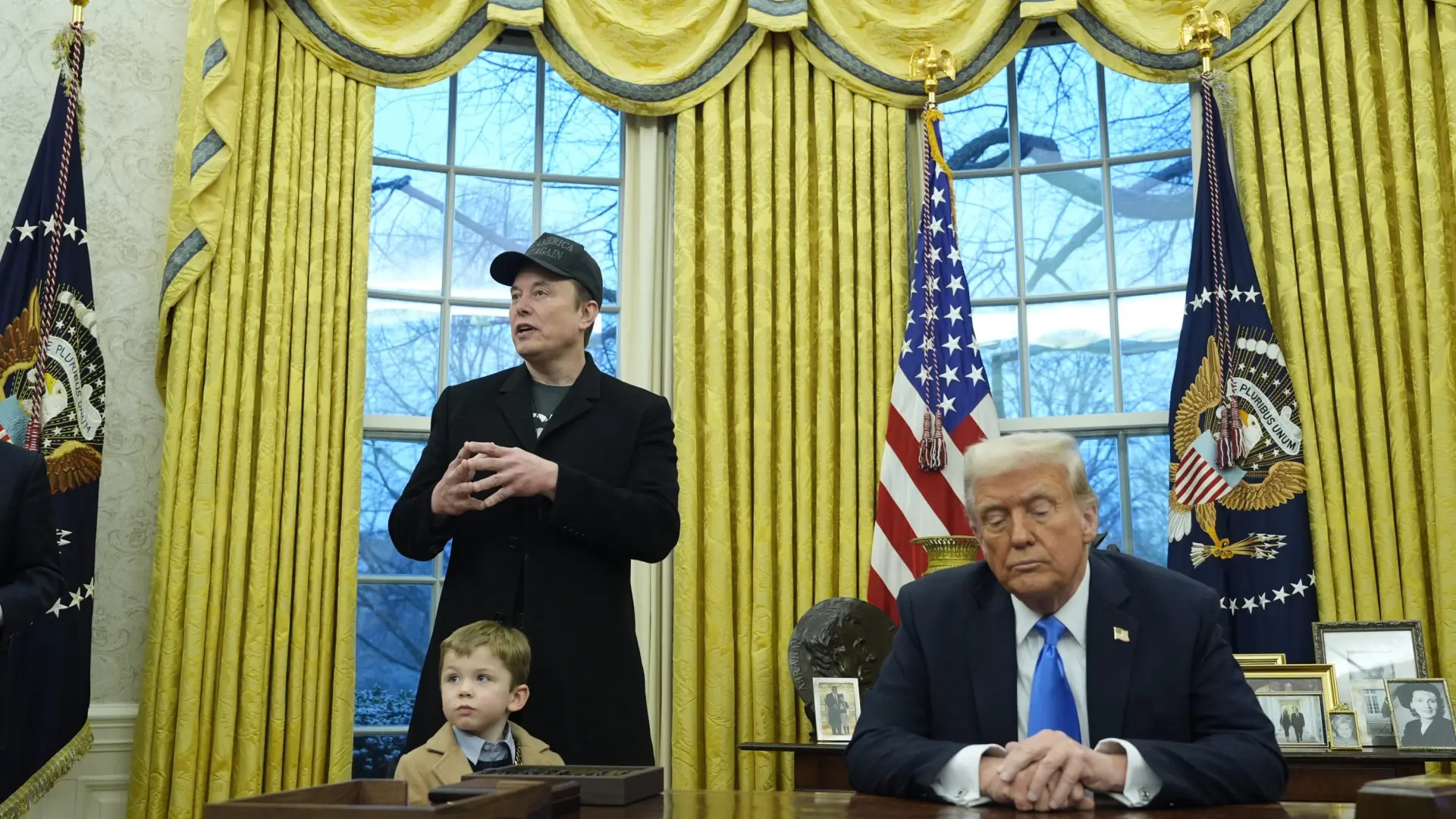 Un juez deja a Trump seguir su plan de indemnizar a empleados federales para que renuncien Un juez deja a Trump seguir su plan de indemnizar a empleados federales para que renuncien