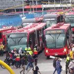Caos en la Avenida Caracas por manifestaciones: estaciones sin servicios Caos en la Avenida Caracas por manifestaciones: estaciones sin servicios
