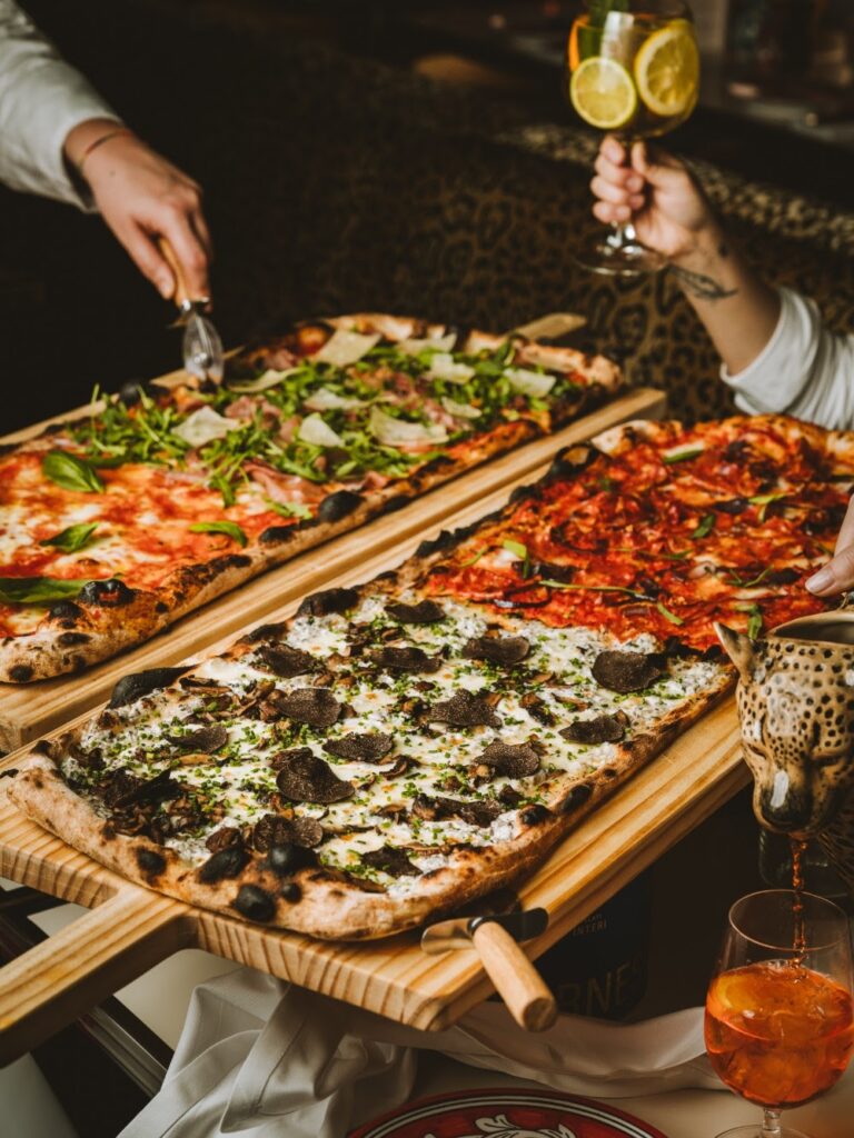 Día Mundial de la Pizza: de una experiencia gourmet en un Sol Repsol a la auténtica pizza napolitana en Nápoles