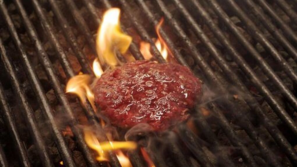 Ni hamburguesas de Lotus ni pan de colores: el movimiento que pide la vuelta de la burger de siempre