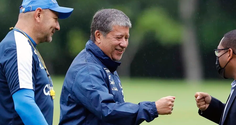 Hernán el ‘Bolillo’ Gómez es el nuevo seleccionador de El Salvador