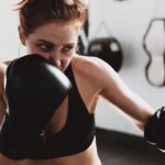 esta máquina para hacer boxeo en casa tiene más de 1.000 buenas opiniones en Amazon