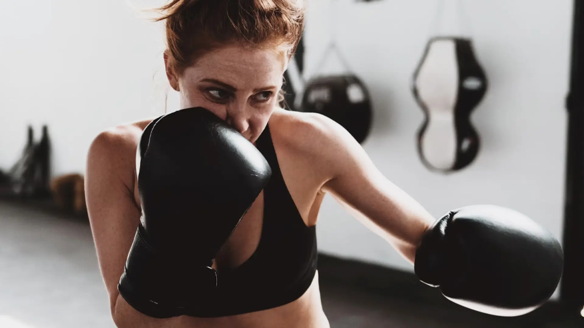 esta máquina para hacer boxeo en casa tiene más de 1.000 buenas opiniones en Amazon