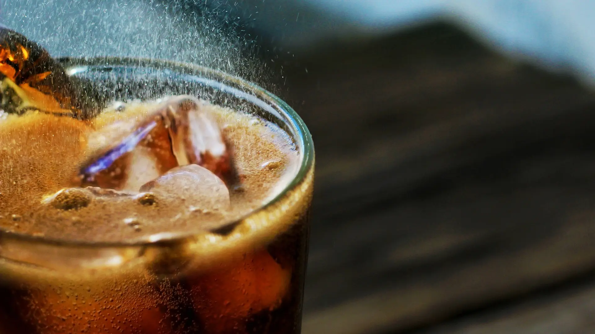 Un estudio alerta sobre un ingrediente común en refrescos que «aumenta el riesgo de ataque cardíaco y accidente cerebrovascular»