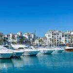 un pequeño pueblo con buena gastronomía y playas poco concurridas