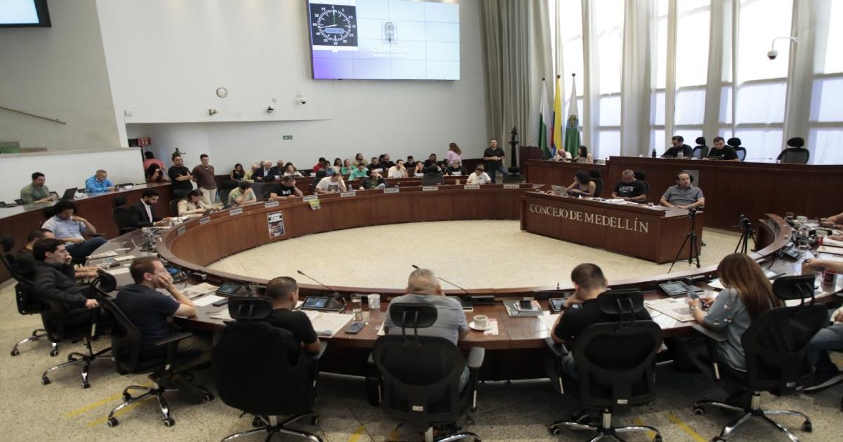 Concejo de Medellín no cuenta con presupuesto para renovar sus vehículos