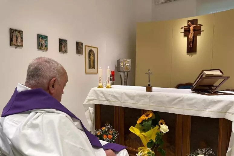 El Papa pide «desarmar la Tierra» en una carta enviada desde el hospital