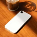 El iPhone 16e está arrasando en ventas, y Amazon no se lo piensa: lo rebaja 50 euros