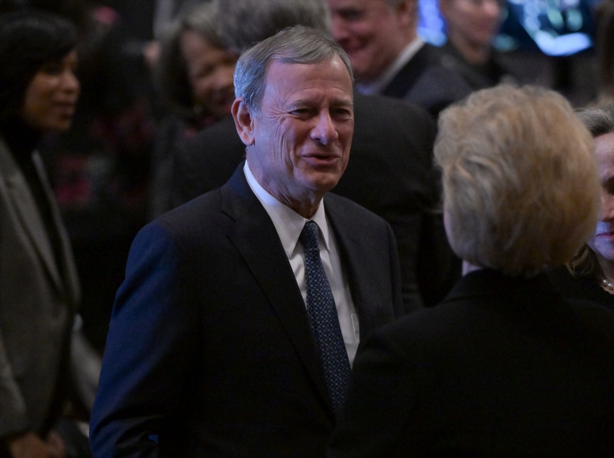 El presidente del Supremo de EEUU planta cara a Trump por sus ataques contra un juez federal