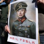 Investigan el incendio de un concesionario de Tesla en Roma con 17 coches en llamas