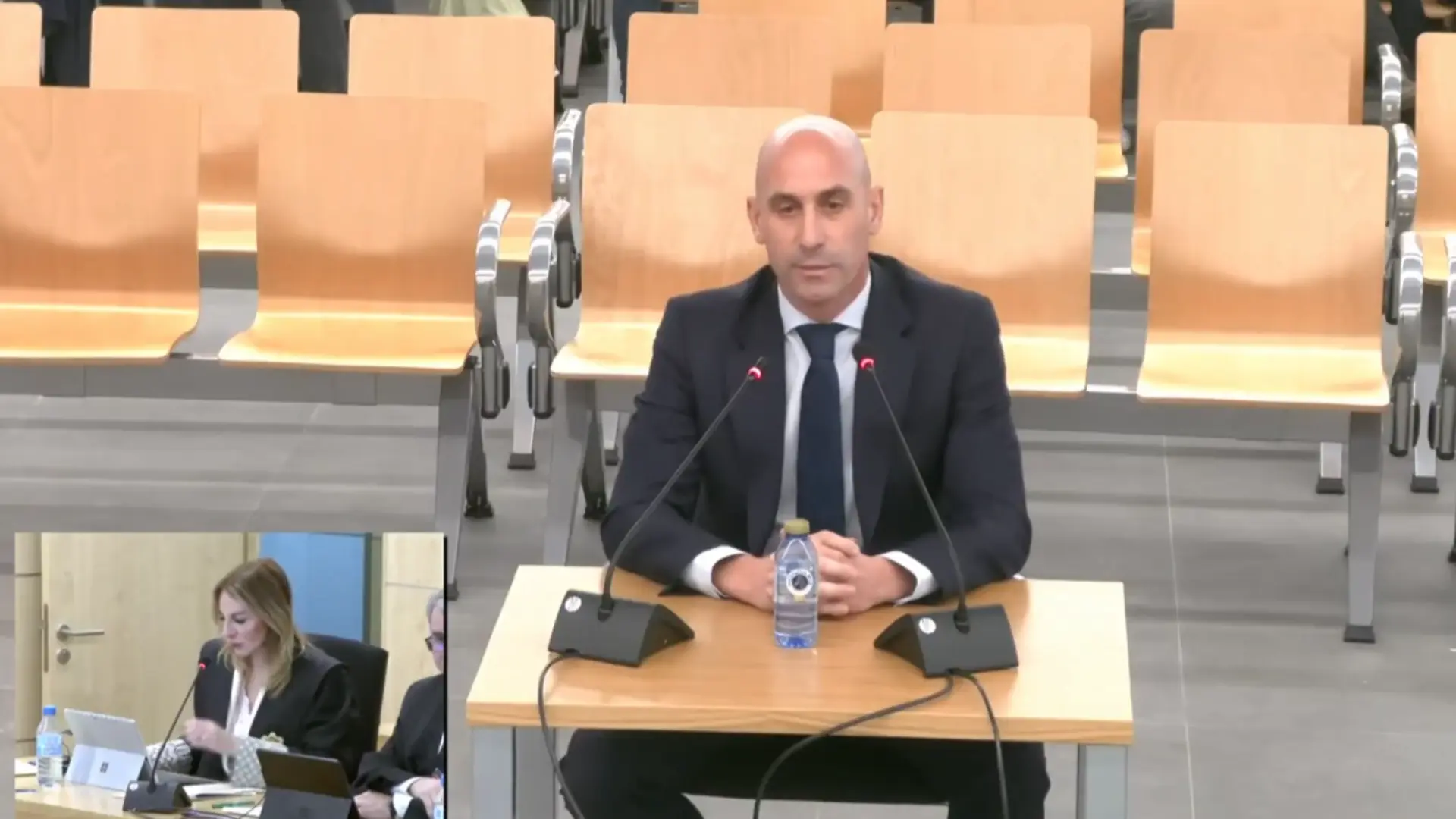 La Fiscalía presenta recurso contra la sentencia a Luis Rubiales por el beso a Jenni Hermoso: pide repetir el juicio La Fiscalía presenta recurso contra la sentencia a Luis Rubiales por el beso a Jenni Hermoso: pide repetir el juicio