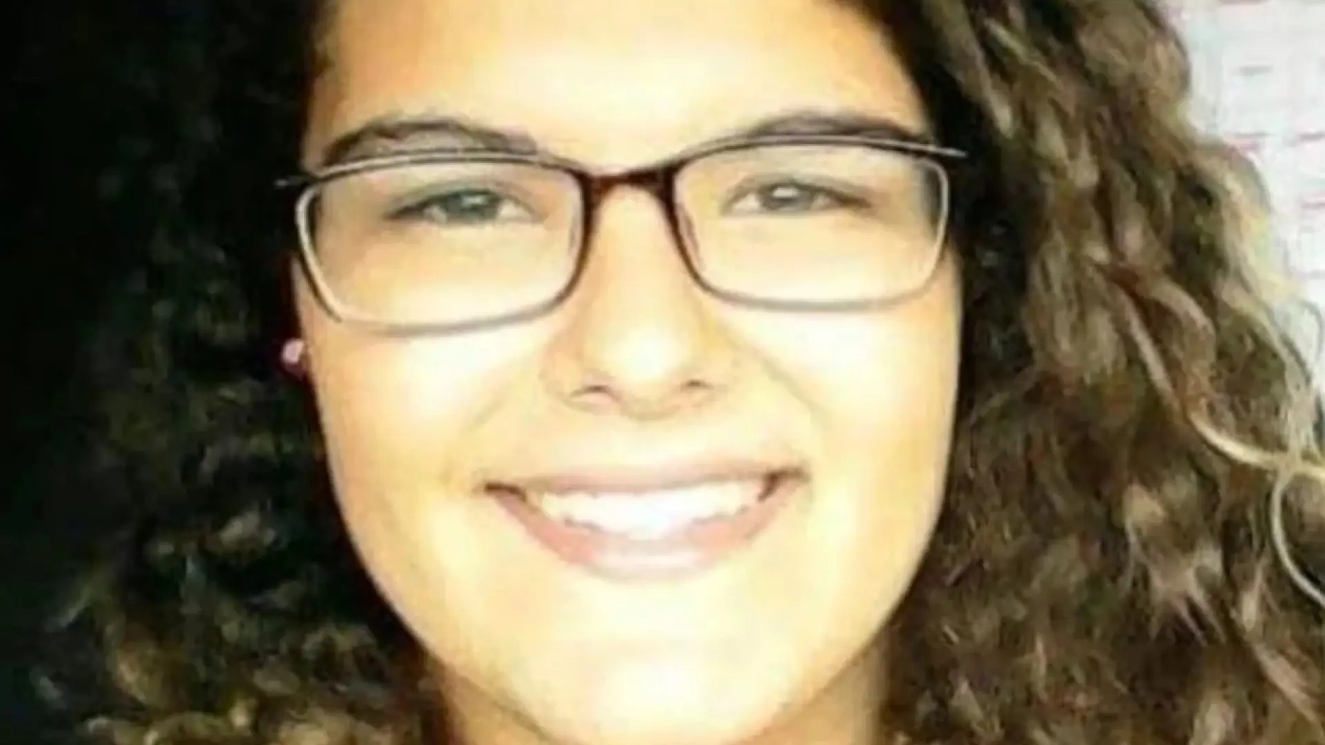 Llega a España Fátima Ofkir, la joven amnistiada tras pasar siete años en una prisión de Omán por tráfico de drogas