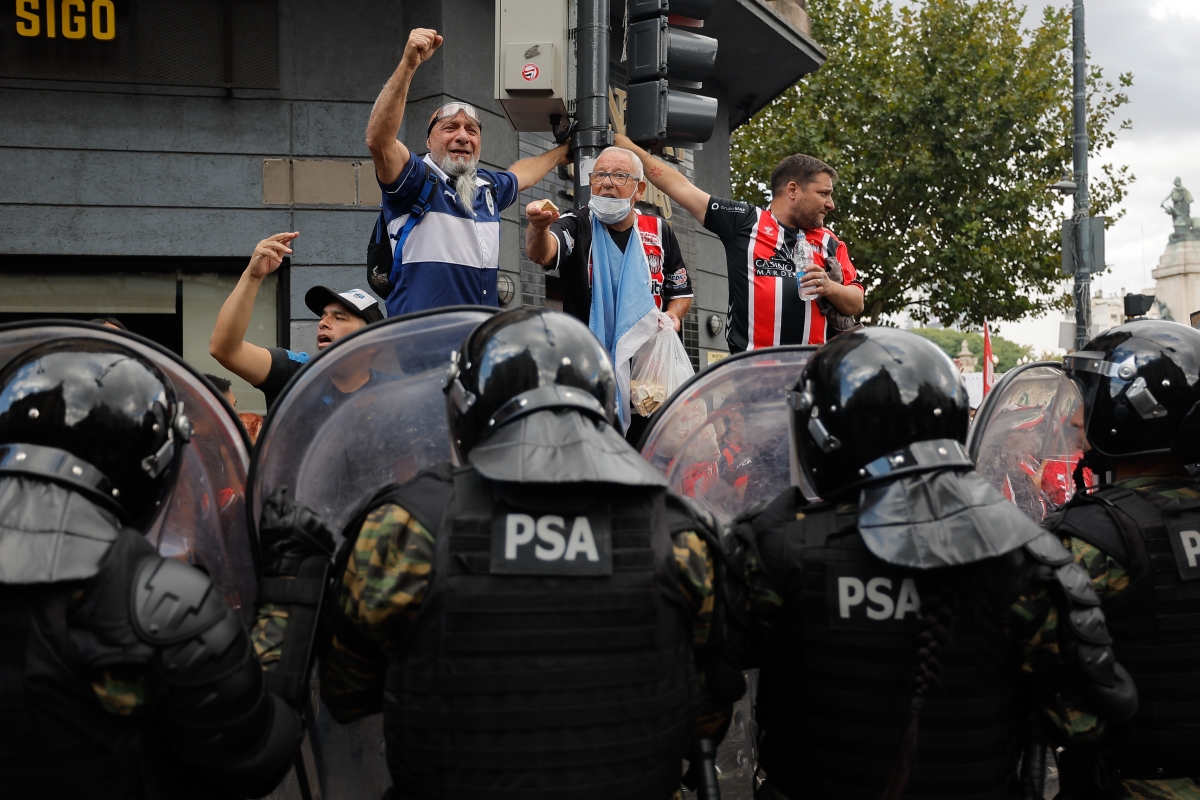 Más de 30 detenidos en la marcha de apoyo a los jubilados en Buenos Aires
