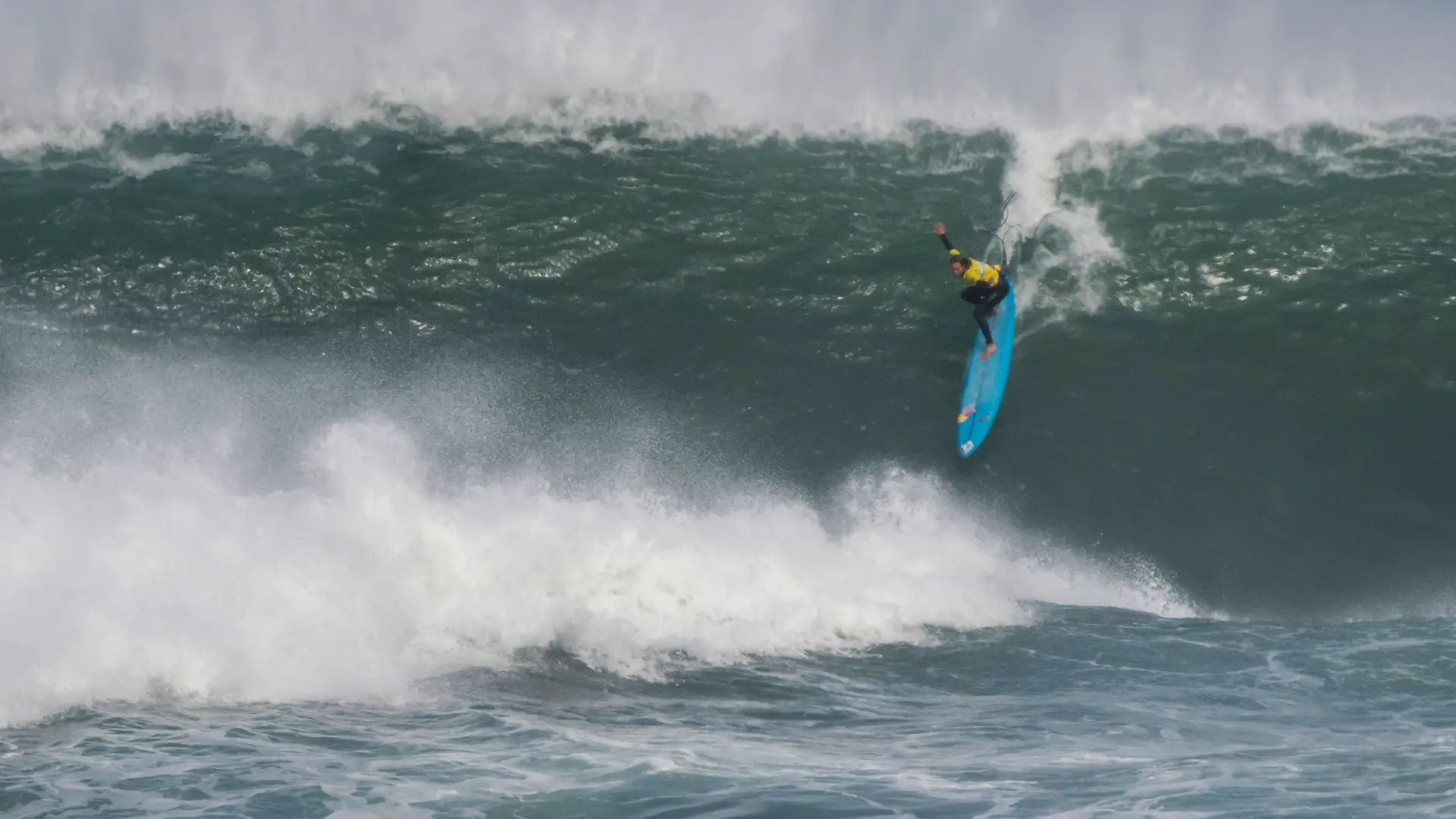 Regresa la ‘vaca Gigante’ el evento que reúne en España a surfistas de todo el mundo