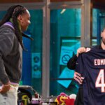 Tremaine Edmunds, el jugador de la NFL invitado en ‘La Revuelta’ que enseñará a los niños españoles a jugar al fútbol americano Tremaine Edmunds, el jugador de la NFL invitado en ‘La Revuelta’ que enseñará a los niños españoles a jugar al fútbol americano