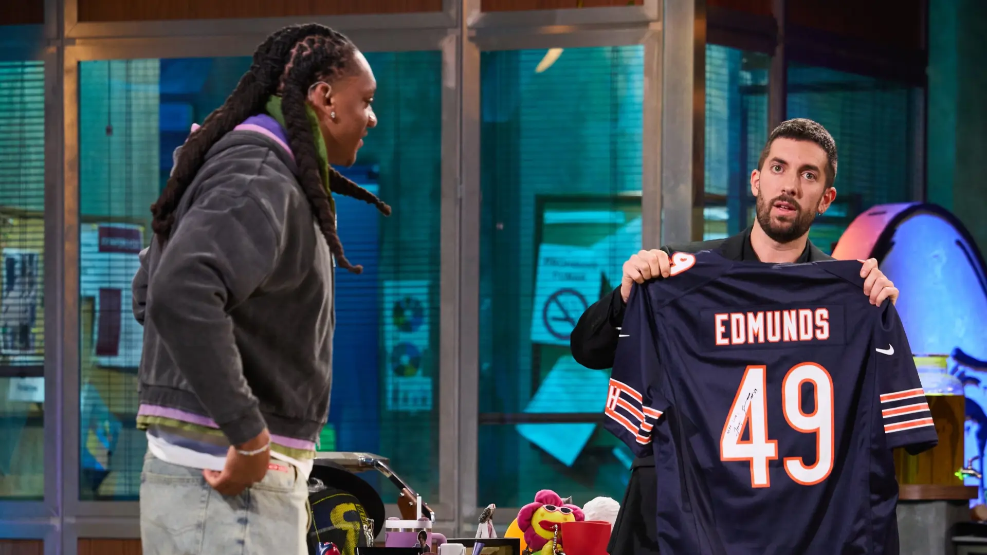 Tremaine Edmunds, el jugador de la NFL invitado en ‘La Revuelta’ que enseñará a los niños españoles a jugar al fútbol americano