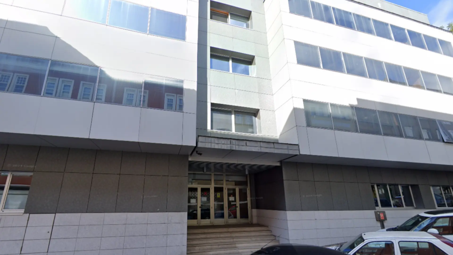 Un colegio de Narón denuncia la agresión de una madre a su hija menor tras detectarle varios moratones