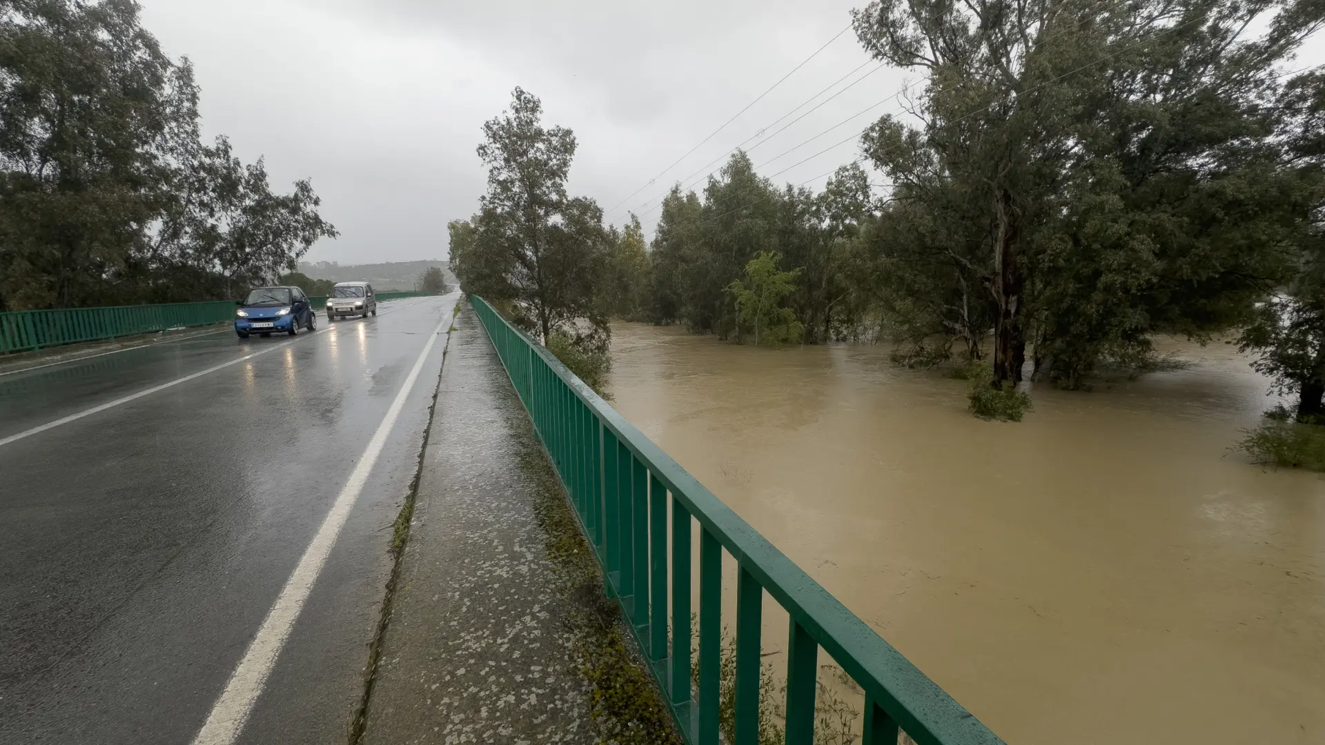 Un equipo de rodaje, un hombre salvado por sus vecinos, un atrapado en casa… Las lluvias obligan a rescatar a casi 50 personas Un equipo de rodaje, un hombre salvado por sus vecinos, un atrapado en casa… Las lluvias obligan a rescatar a casi 50 personas