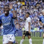 Ni la expulsión los frenó: Millonarios gana en un partido de infarto Ni la expulsión los frenó: Millonarios gana en un partido de infarto