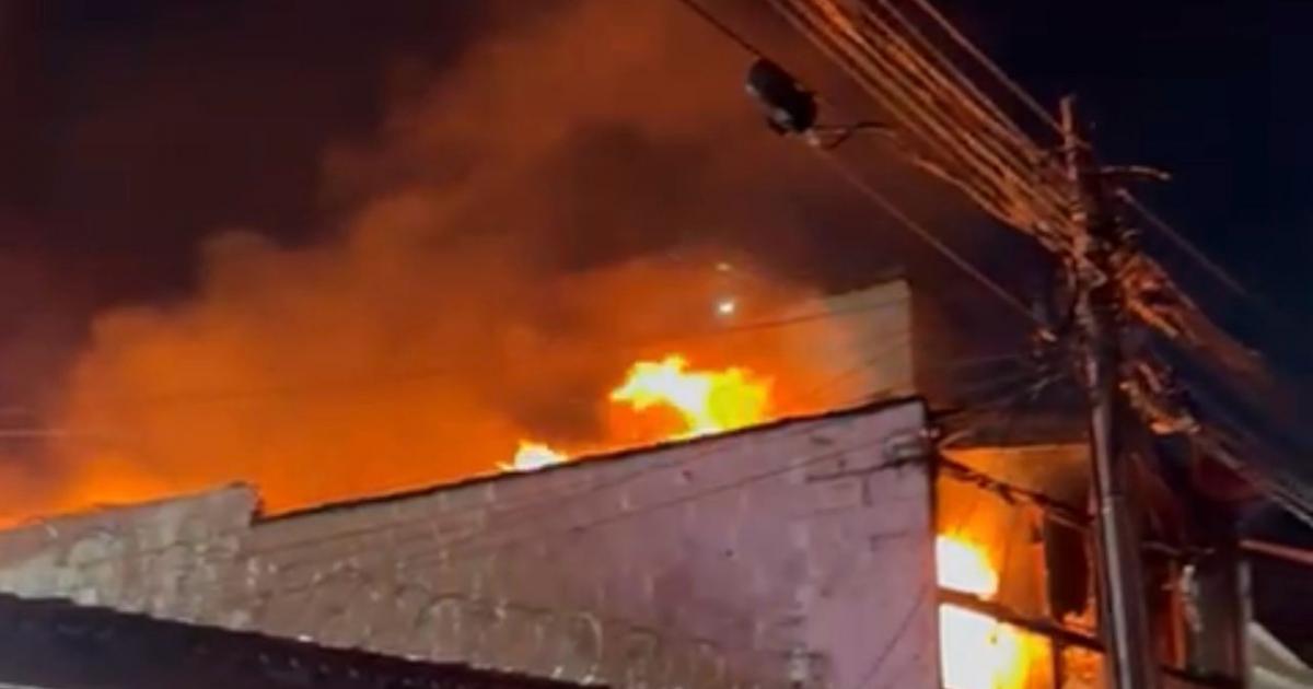 Noticias Antioquia: Bomberos controlaron un incendio en vivienda en Bello
