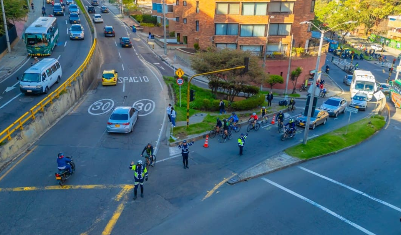 Medida de Movilidad cambia planes a conductores: darán vueltas en vía clave