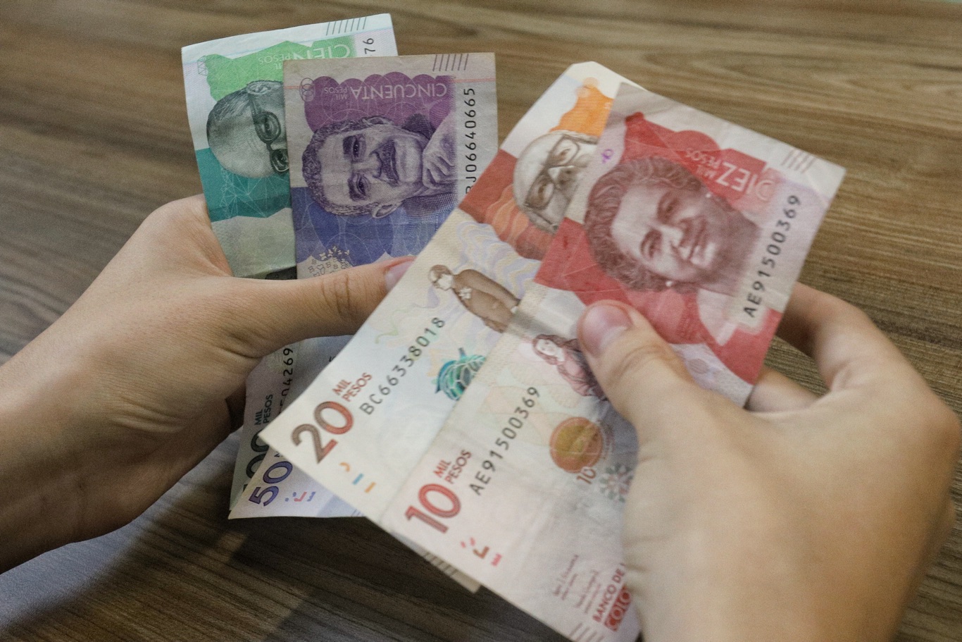Adultos recibirán doble pago obligatorio: les llegaría medio millón Adultos recibirán doble pago obligatorio: les llegaría medio millón